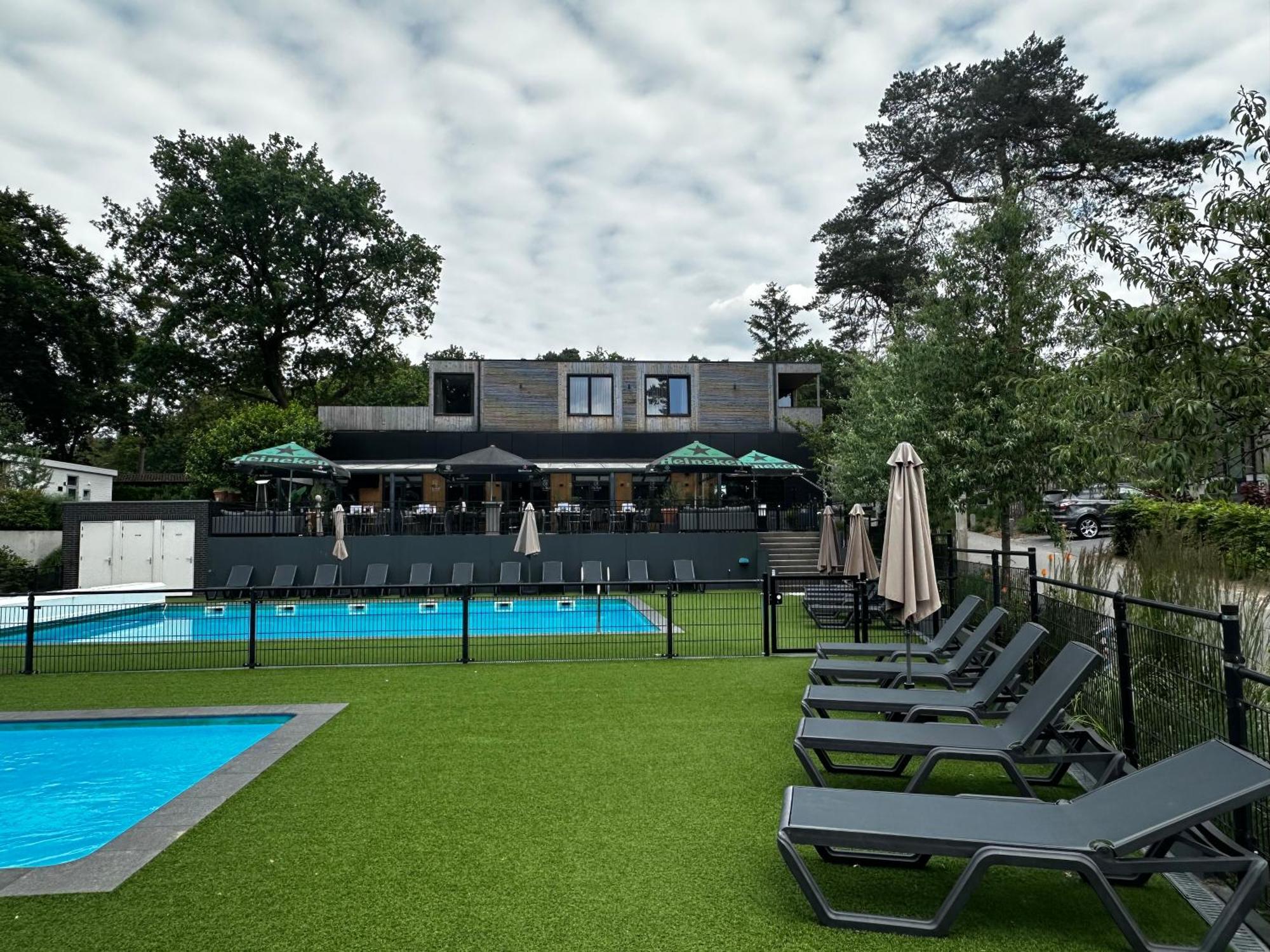 Sfeervolle Blokhut Op De Veluwe Op Recreatiepark Topparken In Beekbergen Met Vrije Tuin En Eigen Parkeerplaats エクステリア 写真